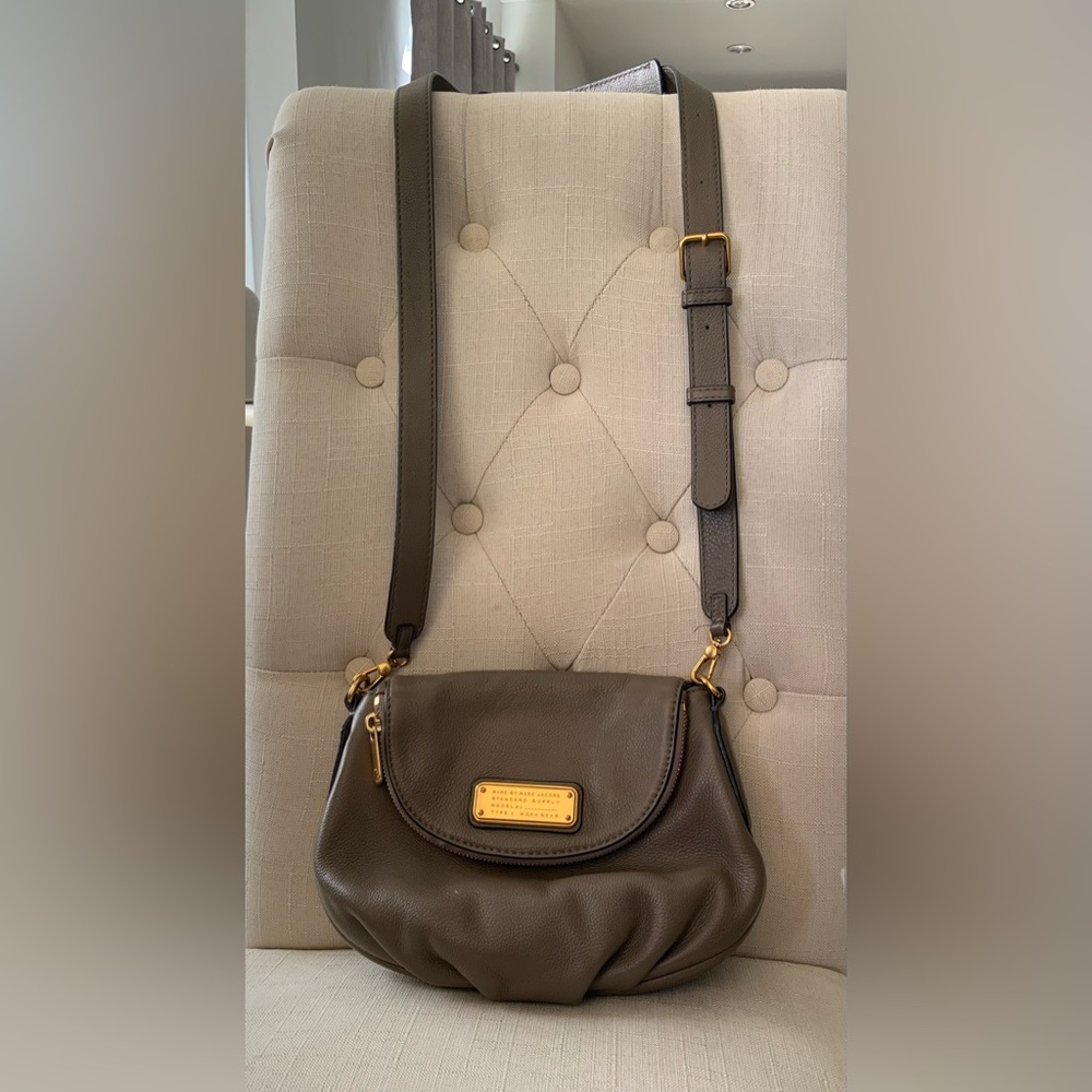 Marc Jacobs Natasha tan cross body bag